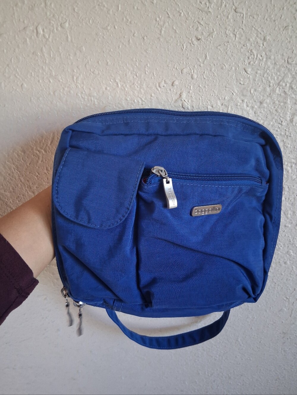 Baggallini Small Royal Blie Zipper Crossbody Bag
